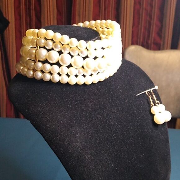 Five Strand Faux Pearl Beads Choker Necklace & Pierced Dangling Earrings - Picture 2 of 11